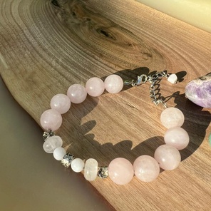 Браслет из розового кварца